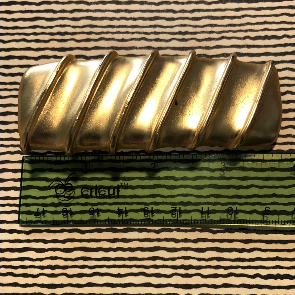 VINTAGE UNIQUE GOLD TONE BELT BUCKLE